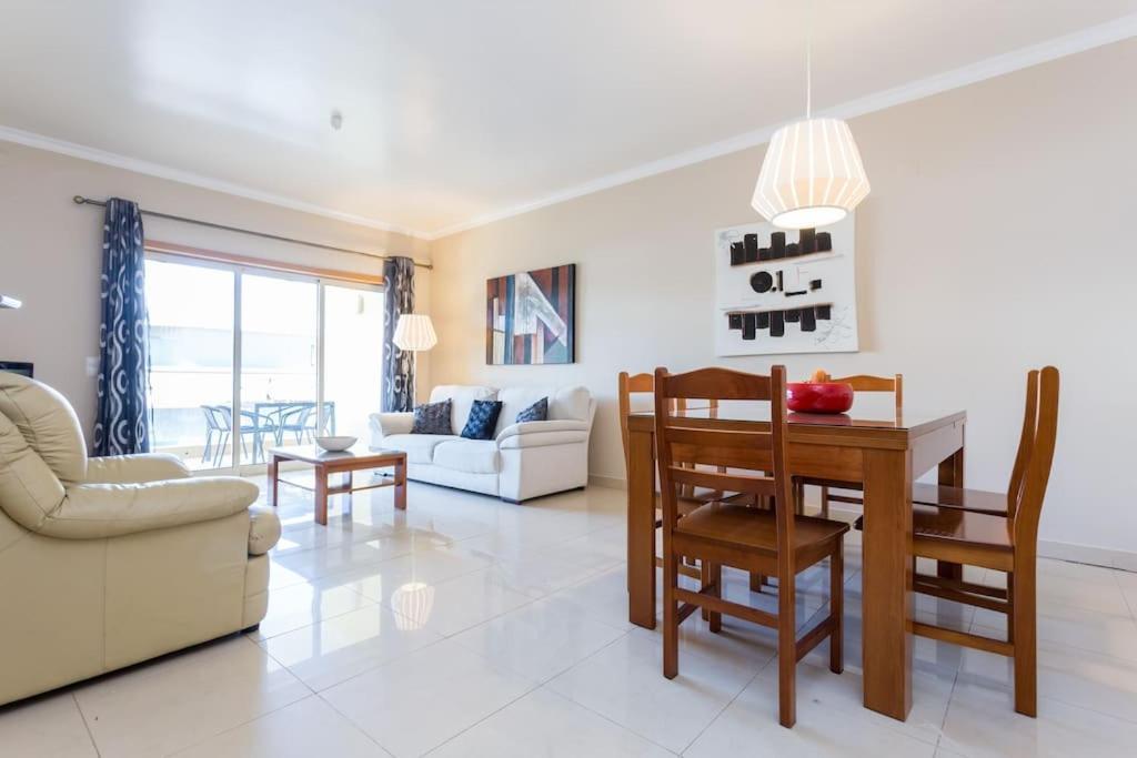Sea Breeze Lagos Apartment Екстер'єр фото
