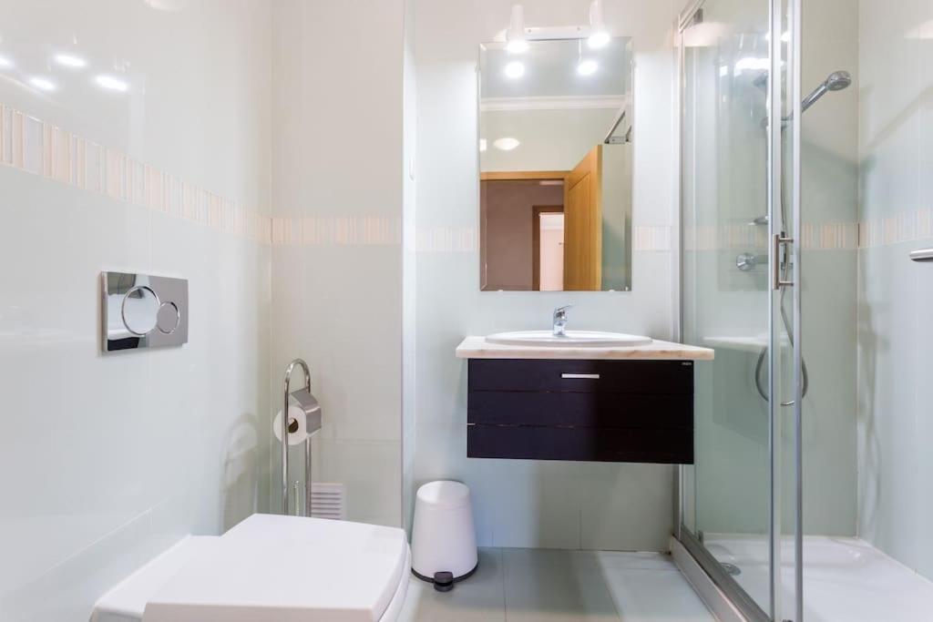 Sea Breeze Lagos Apartment Екстер'єр фото